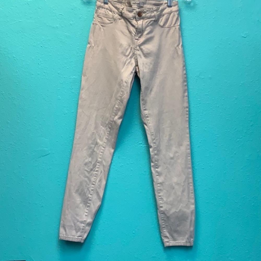 Refuge Khaki Low-Rise Jegging